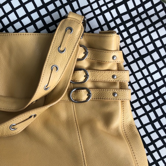 YELLOW KENNETH COLE PURSE - Picture 3 of 4